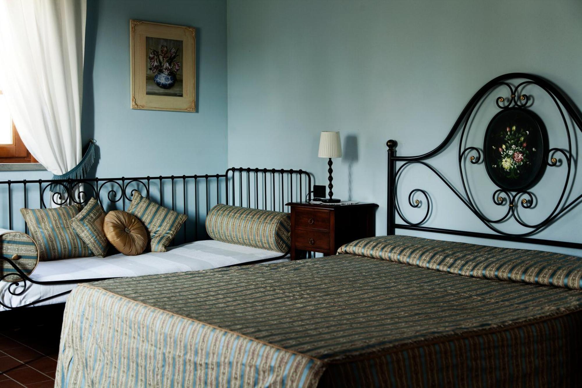 Agriturismo Fattoria Rozzalupi Cerreto Guidi Bagian luar foto