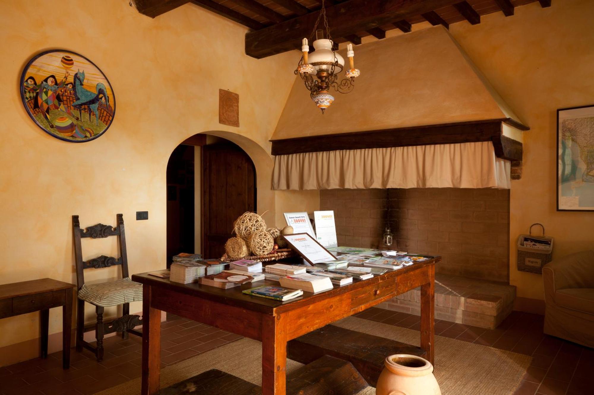 Agriturismo Fattoria Rozzalupi Cerreto Guidi Bagian luar foto
