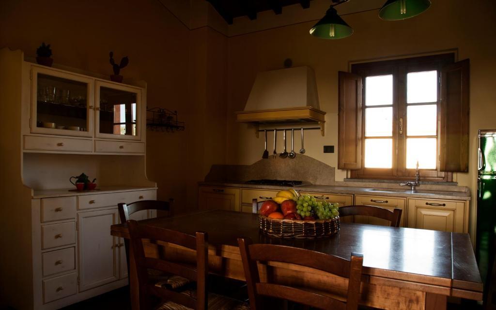 Agriturismo Fattoria Rozzalupi Cerreto Guidi Ruang foto